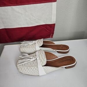 Bernardo white tassel Embossed leather loafers slides flats crocodile reptile